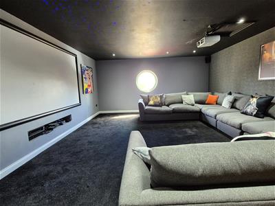 CINEMA ROOM